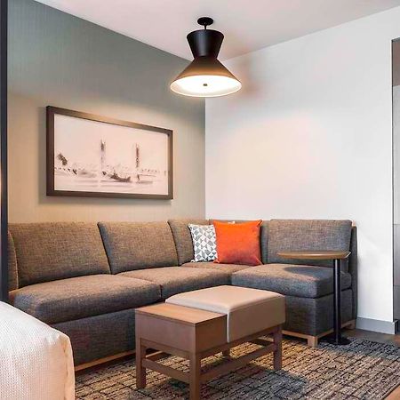 Hyatt Place Sacramento International Airport Room photo