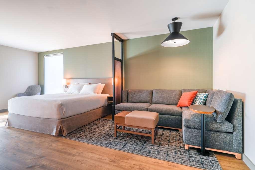 Hyatt Place Sacramento International Airport Room photo